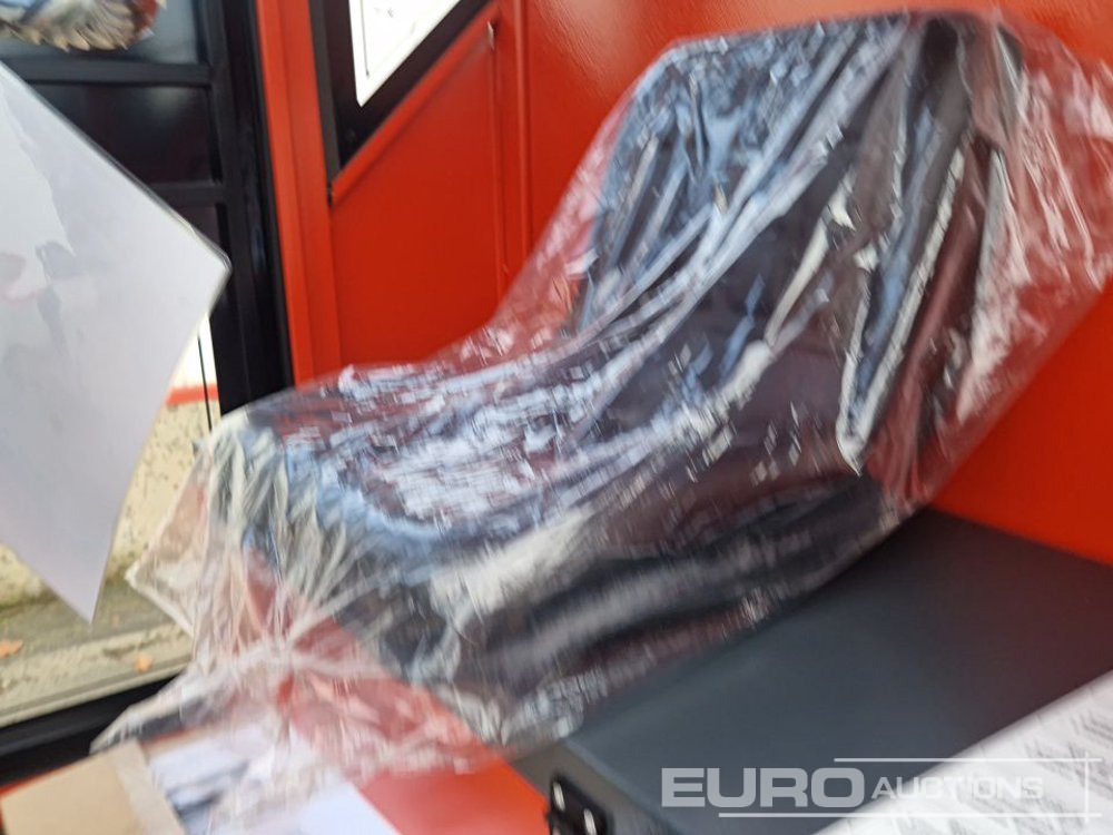 Măturătoare stradală Unused 2025 Zvox 2000G: Foto 22