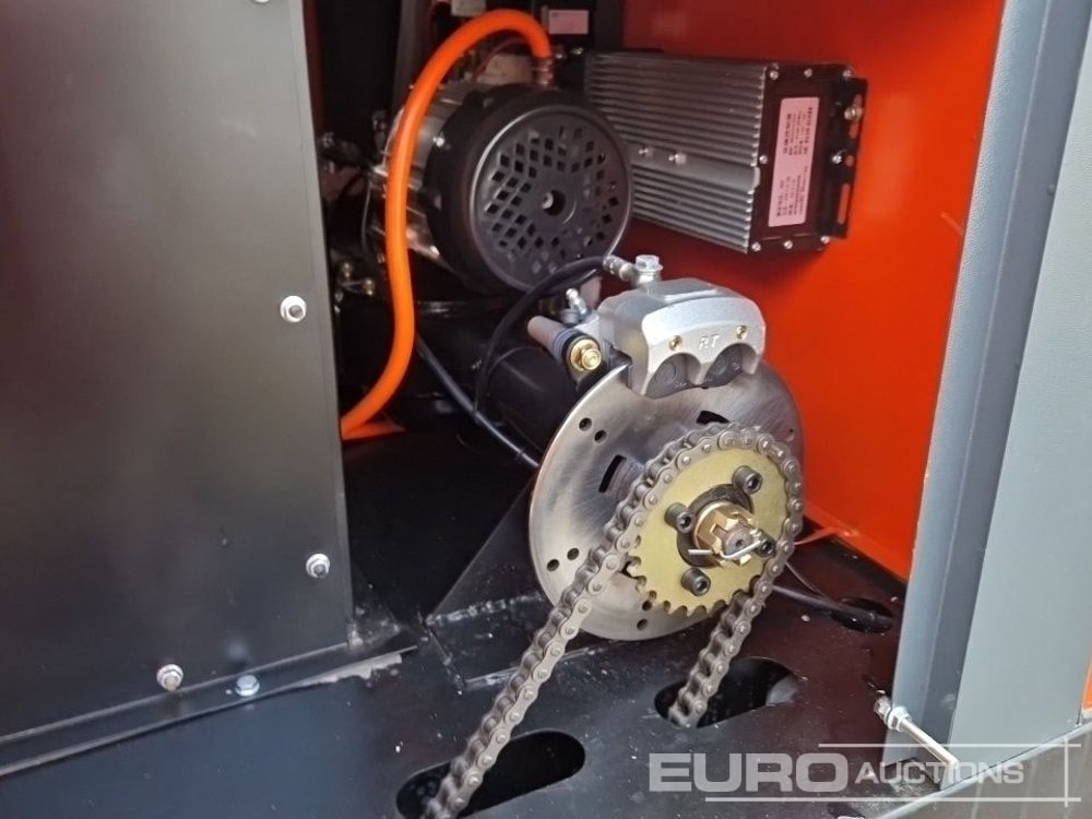 Măturătoare stradală Unused 2025 Zvox 2000G: Foto 15