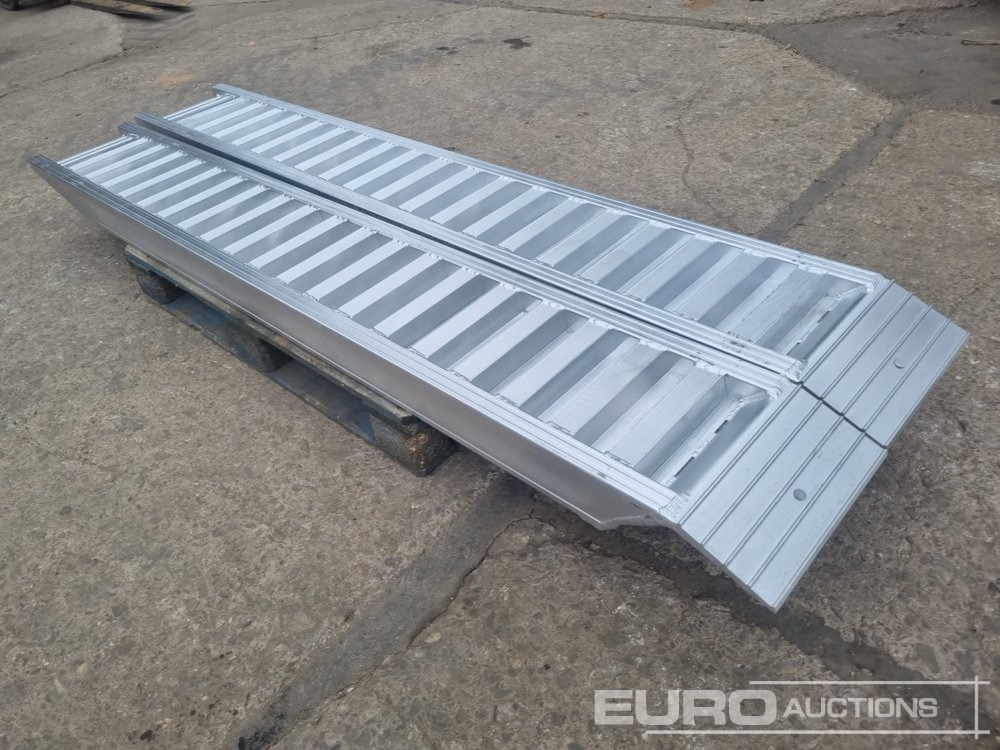 Unused Set of Aluminium Ramps, 250cm, 6,000kg - Echipament de atelier: Foto 2 Unused Set of Aluminium Ramps, 250cm, 6,000kg - Echipament de atelier: Foto 2