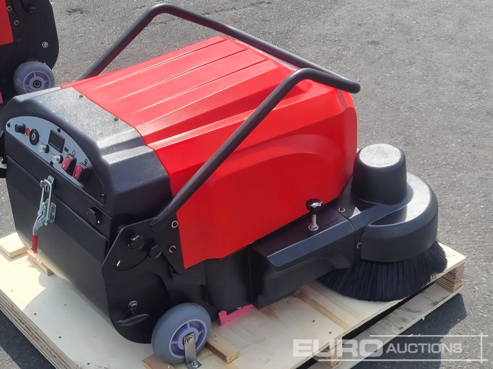 Unused Walk Behind Sweeper - Mașină de măturat industrială: Foto 3 Unused Walk Behind Sweeper - Mașină de măturat industrială: Foto 3