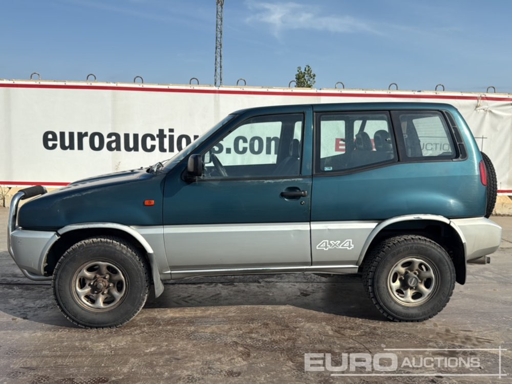 1995 Nissan Terrano II - SUV: Foto 2 1995 Nissan Terrano II - SUV: Foto 2