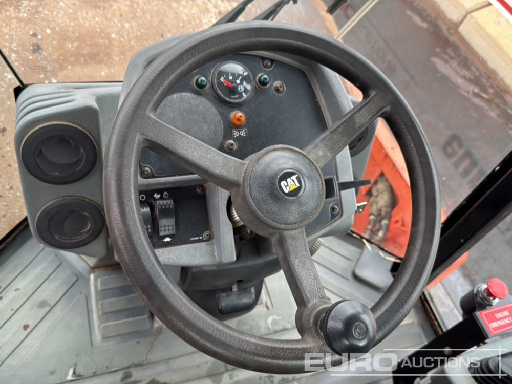 Cilindru compactor 2011 CAT CS74: Foto 21