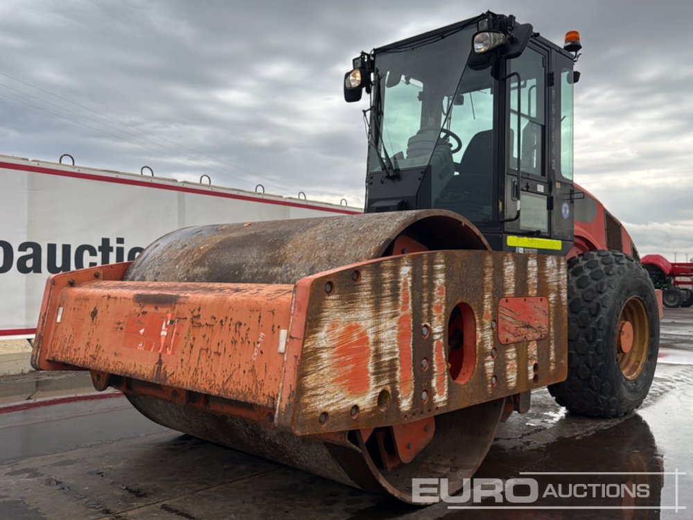 2011 CAT CS74 - Cilindru compactor: Foto 1 2011 CAT CS74 - Cilindru compactor: Foto 1