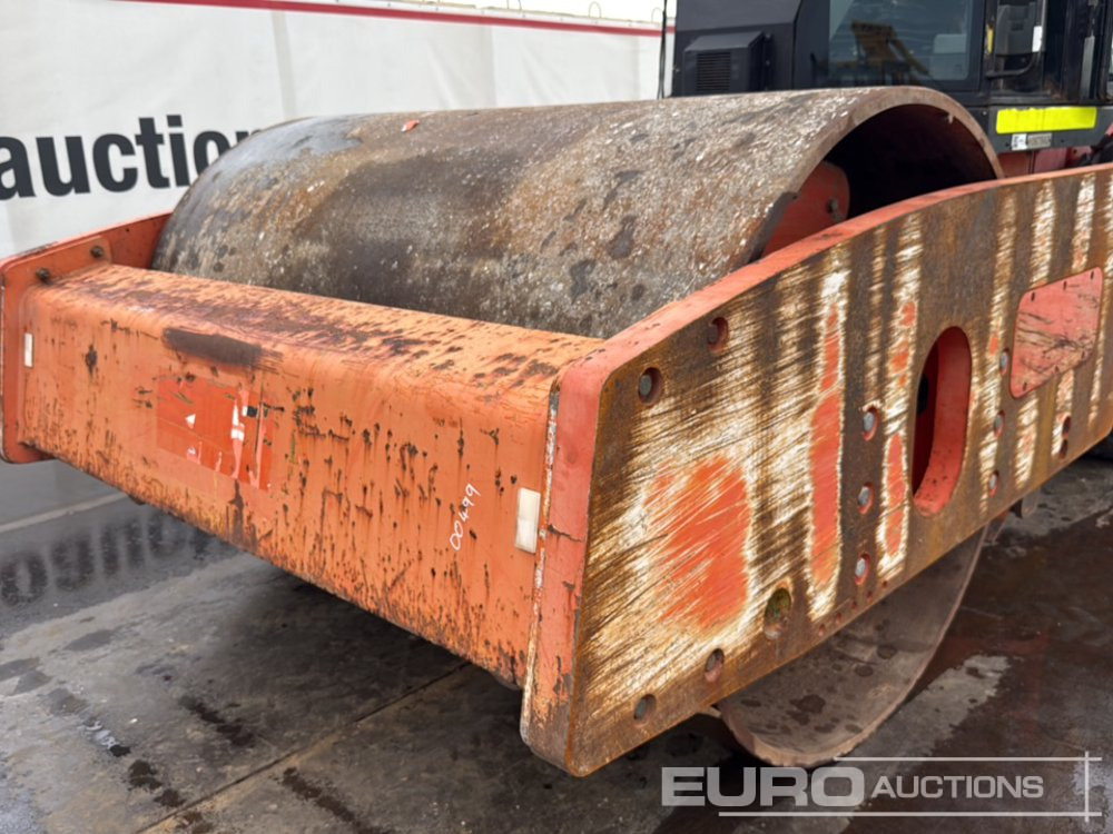 Cilindru compactor 2011 CAT CS74: Foto 12