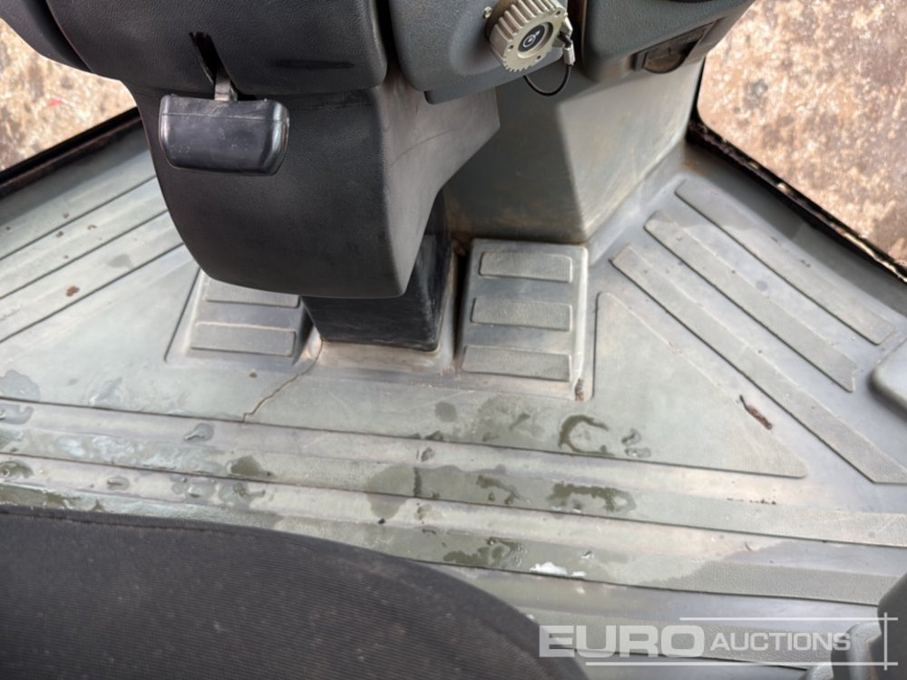 Cilindru compactor 2011 CAT CS74: Foto 25