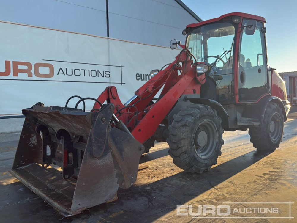 2013 JCB 406 B - Încărcător frontal pe pneuri: Foto 1 2013 JCB 406 B - Încărcător frontal pe pneuri: Foto 1