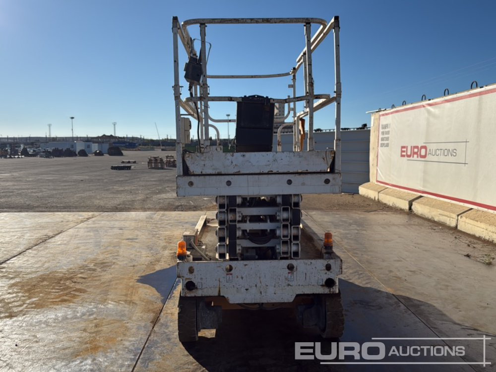 2014 Haulotte Compact 12 - Platforma foarfeca: Foto 4 2014 Haulotte Compact 12 - Platforma foarfeca: Foto 4