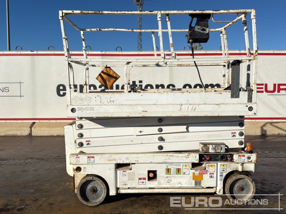 2014 Haulotte Compact 12 - Platforma foarfeca: Foto 2 2014 Haulotte Compact 12 - Platforma foarfeca: Foto 2