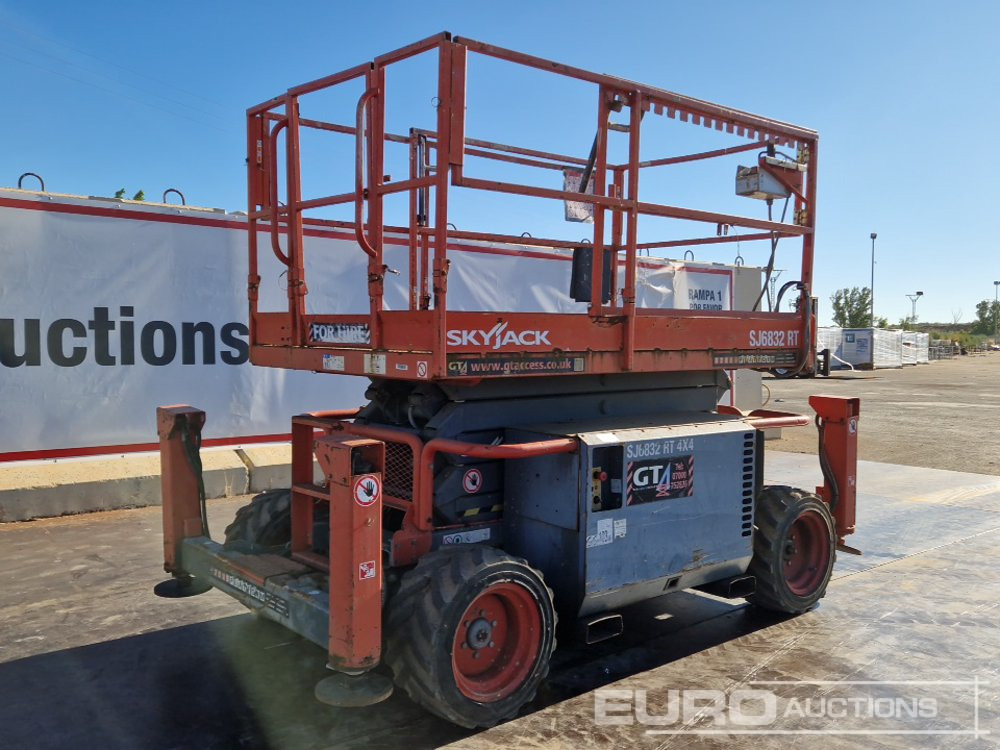 2015 SkyJack SJ6832RT - Platforma foarfeca: Foto 1 2015 SkyJack SJ6832RT - Platforma foarfeca: Foto 1