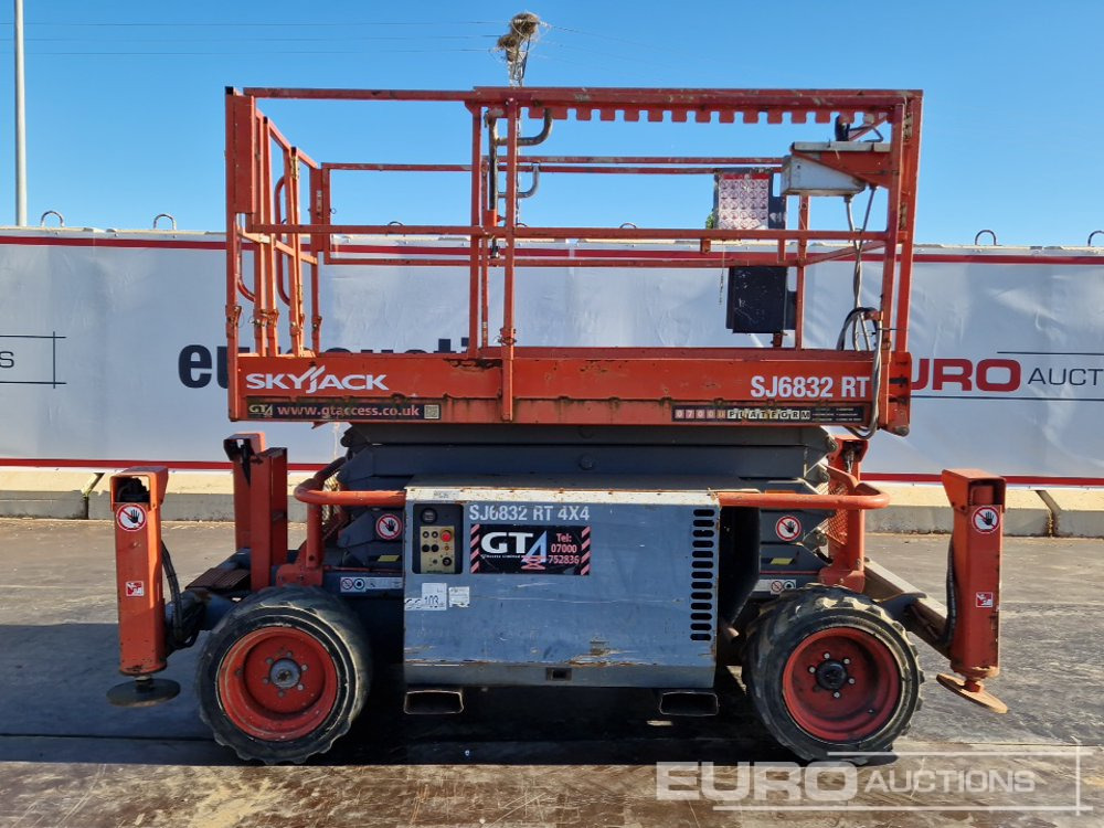 2015 SkyJack SJ6832RT - Platforma foarfeca: Foto 2 2015 SkyJack SJ6832RT - Platforma foarfeca: Foto 2