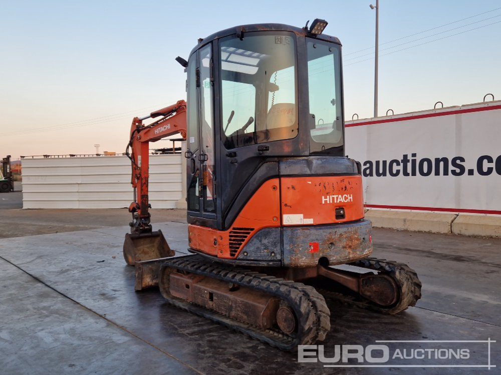 Hitachi ZX30U-2 - Mini excavator: Foto 3 Hitachi ZX30U-2 - Mini excavator: Foto 3