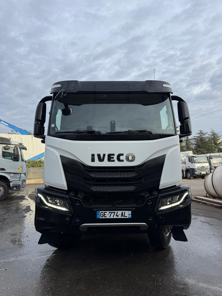 Camion béton Iveco XWay 420 GE-774-AL - Autobetonieră: Foto 1 Camion béton Iveco XWay 420 GE-774-AL - Autobetonieră: Foto 1
