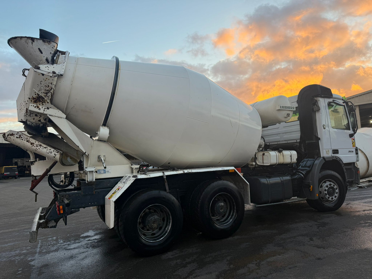 Camion béton Mercedes Benz Arocs 2636 6x4 FR-903-ND - Autobetonieră: Foto 4 Camion béton Mercedes Benz Arocs 2636 6x4 FR-903-ND - Autobetonieră: Foto 4