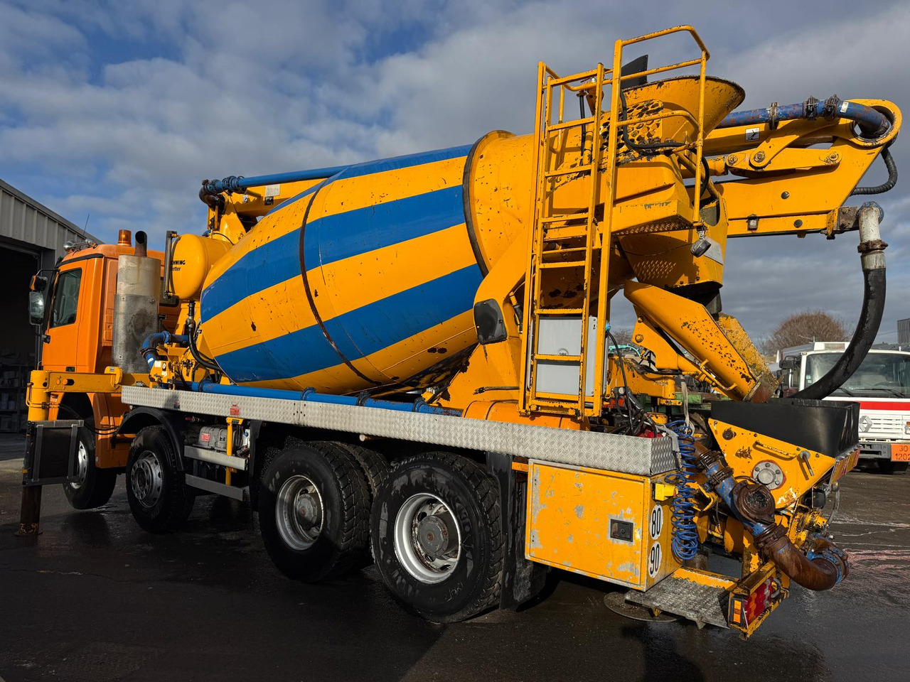 Camion pumi Mercedes Benz Actros 3241 BA-654-EE - Autopompă de beton: Foto 5 Camion pumi Mercedes Benz Actros 3241 BA-654-EE - Autopompă de beton: Foto 5