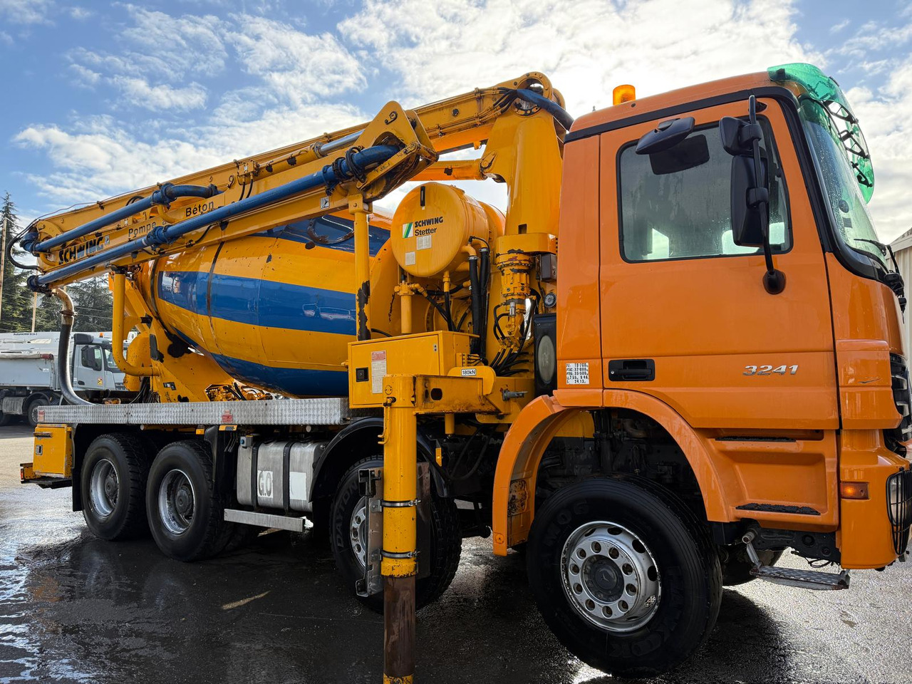 Camion pumi Mercedes Benz Actros 3241 BA-654-EE - Autopompă de beton: Foto 3 Camion pumi Mercedes Benz Actros 3241 BA-654-EE - Autopompă de beton: Foto 3