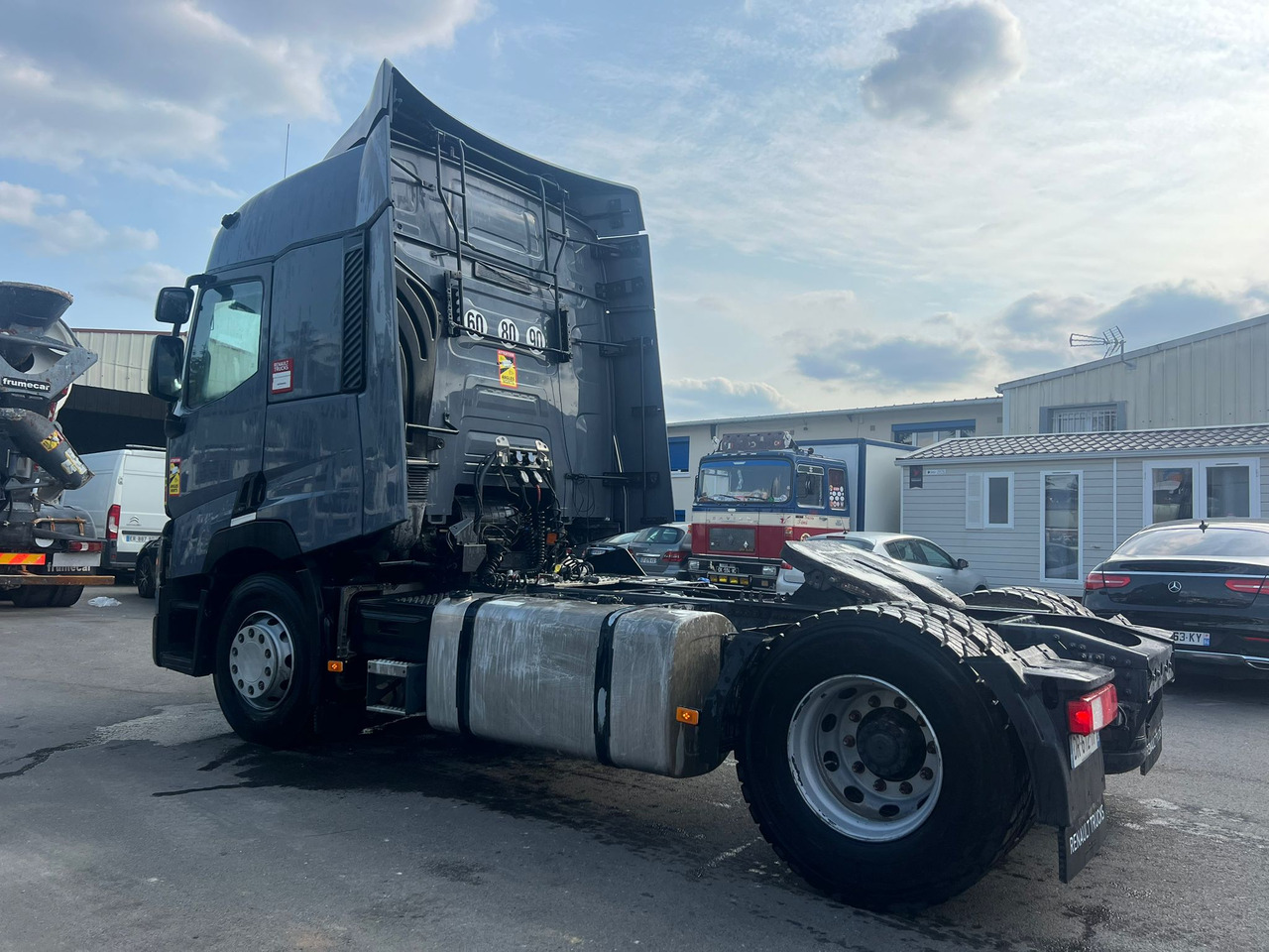 Tracteur Renault DR-612-TF - Cap tractor: Foto 4 Tracteur Renault DR-612-TF - Cap tractor: Foto 4