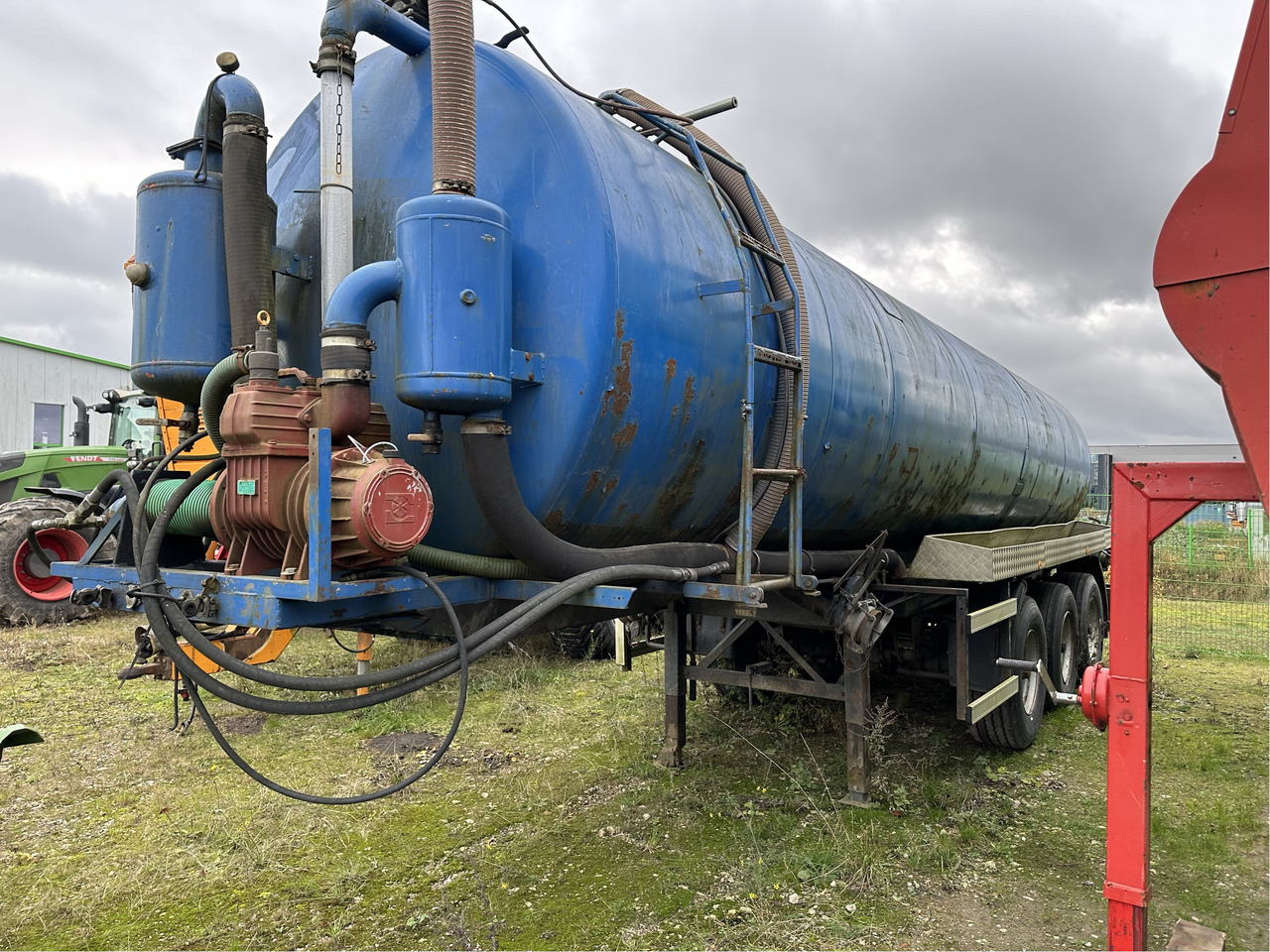 Bardenhorst Gülletransportauflieger 28.000 - Maşină de împrăştiat îngrăşăminte: Foto 2 Bardenhorst Gülletransportauflieger 28.000 - Maşină de împrăştiat îngrăşăminte: Foto 2