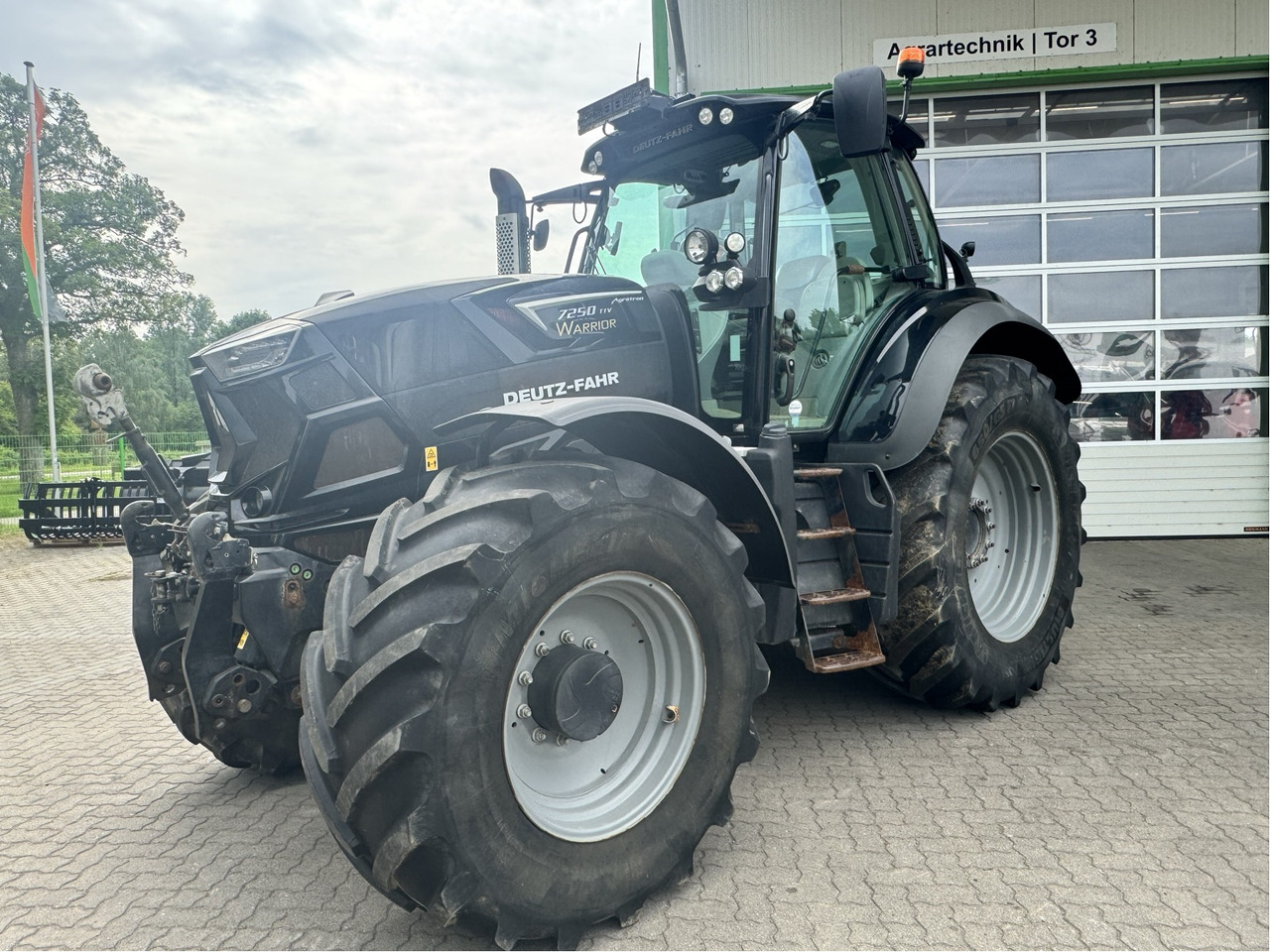 Deutz-Fahr Agrotron 7250 TTV - Tractor agricol: Foto 1 Deutz-Fahr Agrotron 7250 TTV - Tractor agricol: Foto 1