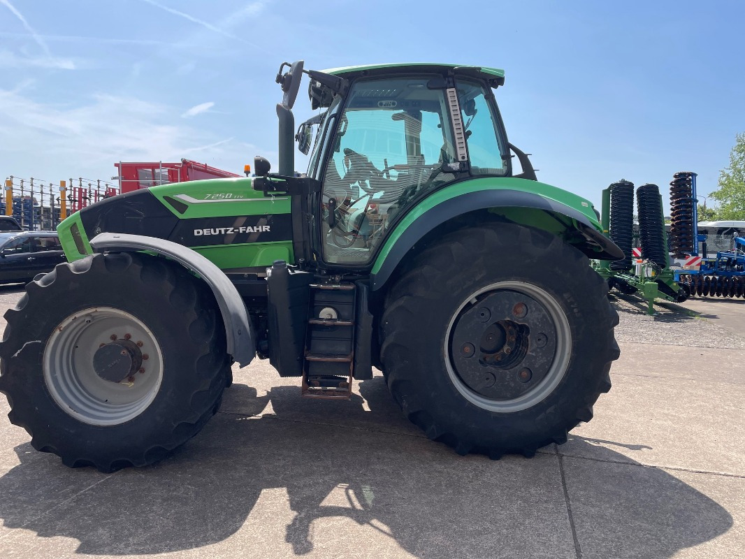 Deutz-Fahr Agrotron 7250 TTV - Tractor agricol: Foto 1 Deutz-Fahr Agrotron 7250 TTV - Tractor agricol: Foto 1