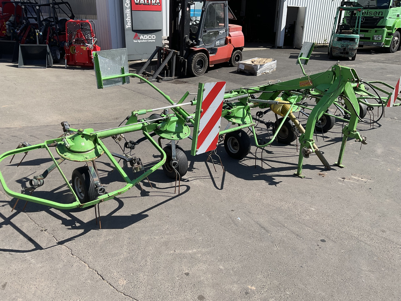 Deutz-Fahr KH 2.64 Heuwender - Maşină de întors fânul: Foto 2 Deutz-Fahr KH 2.64 Heuwender - Maşină de întors fânul: Foto 2