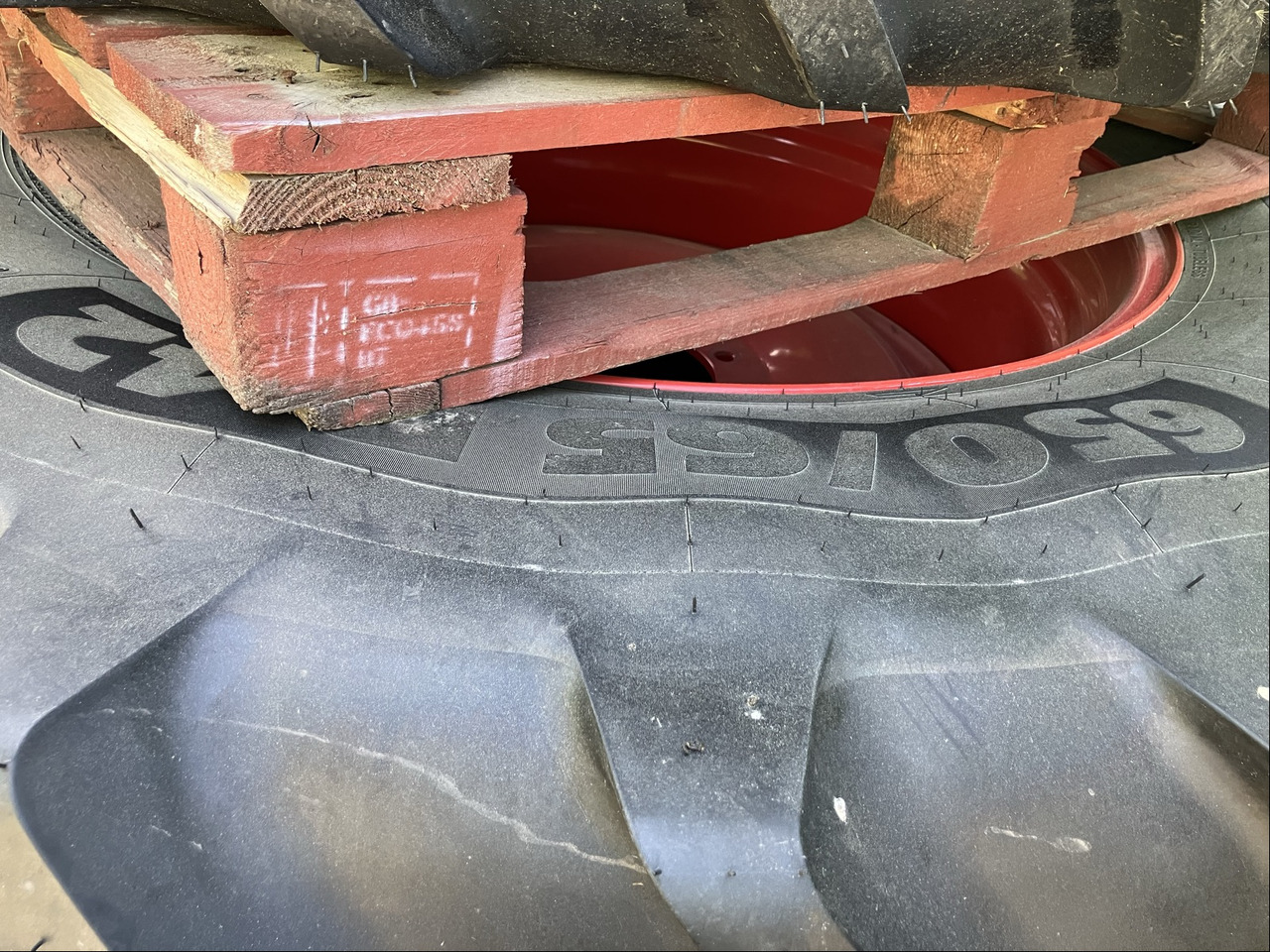 Fendt 650/65R42 u. 540/65R30 MI - Anvelope și jante: Foto 5 Fendt 650/65R42 u. 540/65R30 MI - Anvelope și jante: Foto 5