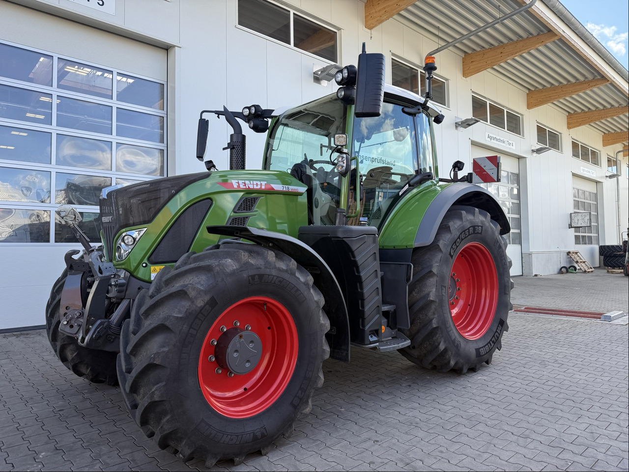 Fendt 718 Vario Gen6 ProfiPlus - Tractor agricol: Foto 1 Fendt 718 Vario Gen6 ProfiPlus - Tractor agricol: Foto 1