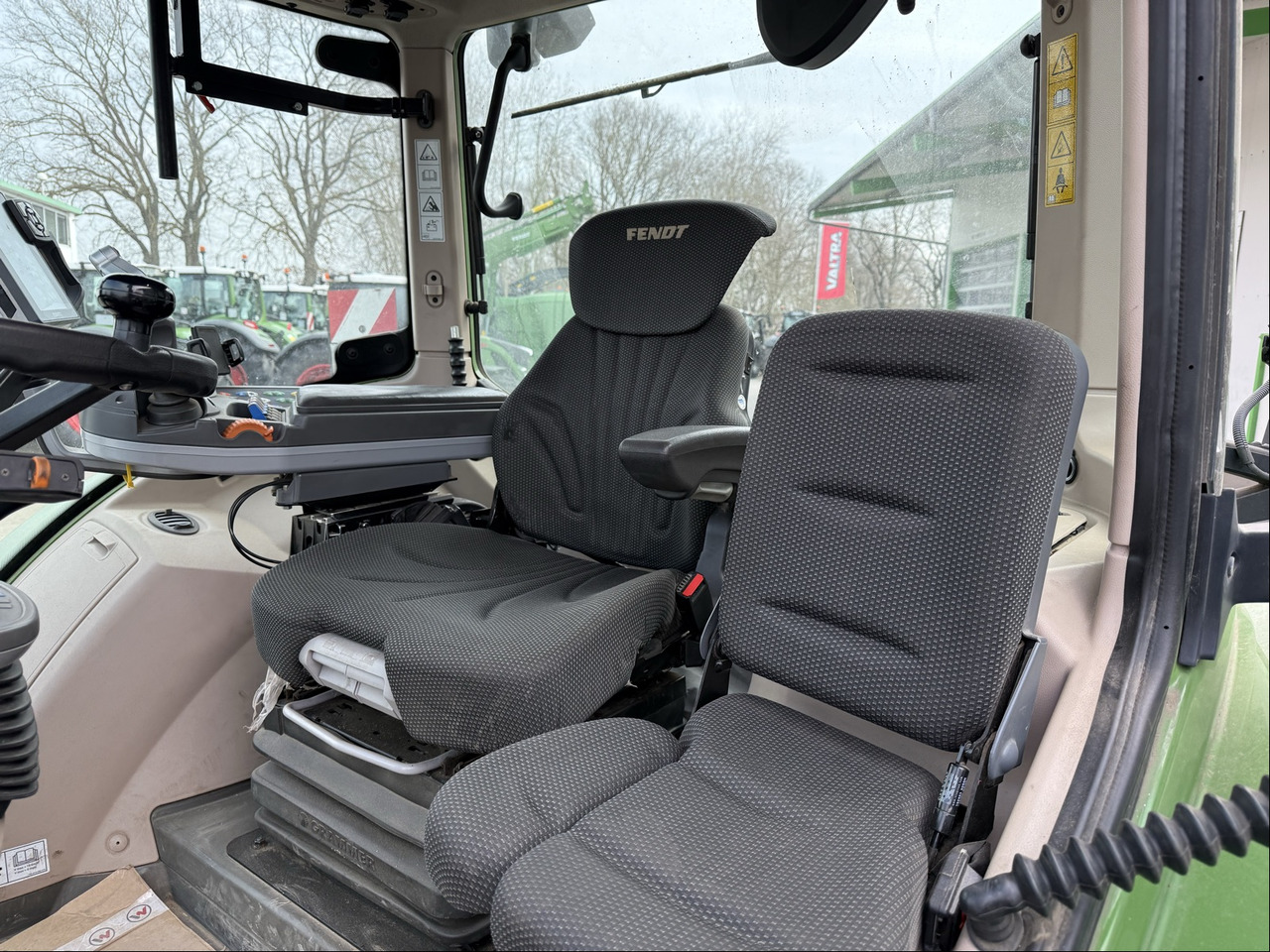 Fendt 724 Vario S4 - Tractor agricol: Foto 5 Fendt 724 Vario S4 - Tractor agricol: Foto 5
