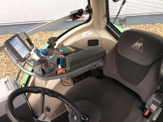 Fendt 824 Vario S4 Profi - Tractor agricol: Foto 3 Fendt 824 Vario S4 Profi - Tractor agricol: Foto 3