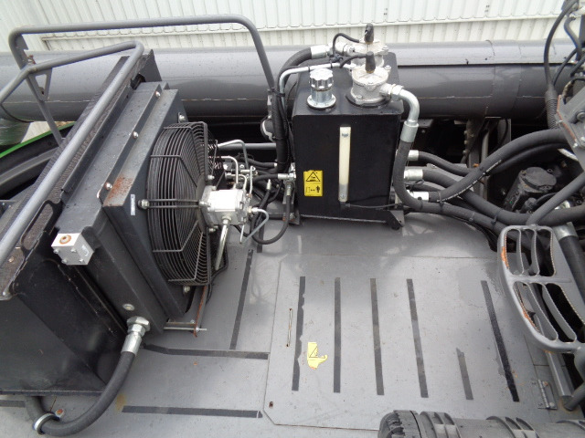 Fendt Mähdrescher 8410 P - Combină de recoltat cereale: Foto 5 Fendt Mähdrescher 8410 P - Combină de recoltat cereale: Foto 5