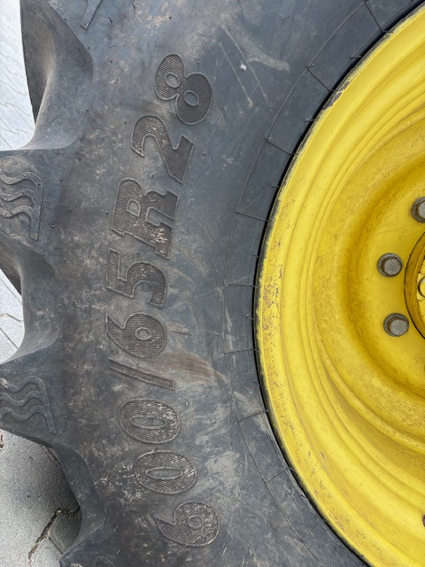 John Deere 6210 R - Tractor agricol: Foto 4 John Deere 6210 R - Tractor agricol: Foto 4