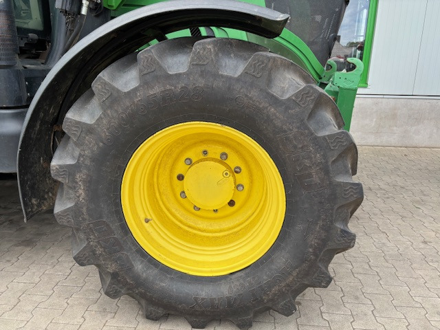 John Deere 6210 R - Tractor agricol: Foto 3 John Deere 6210 R - Tractor agricol: Foto 3