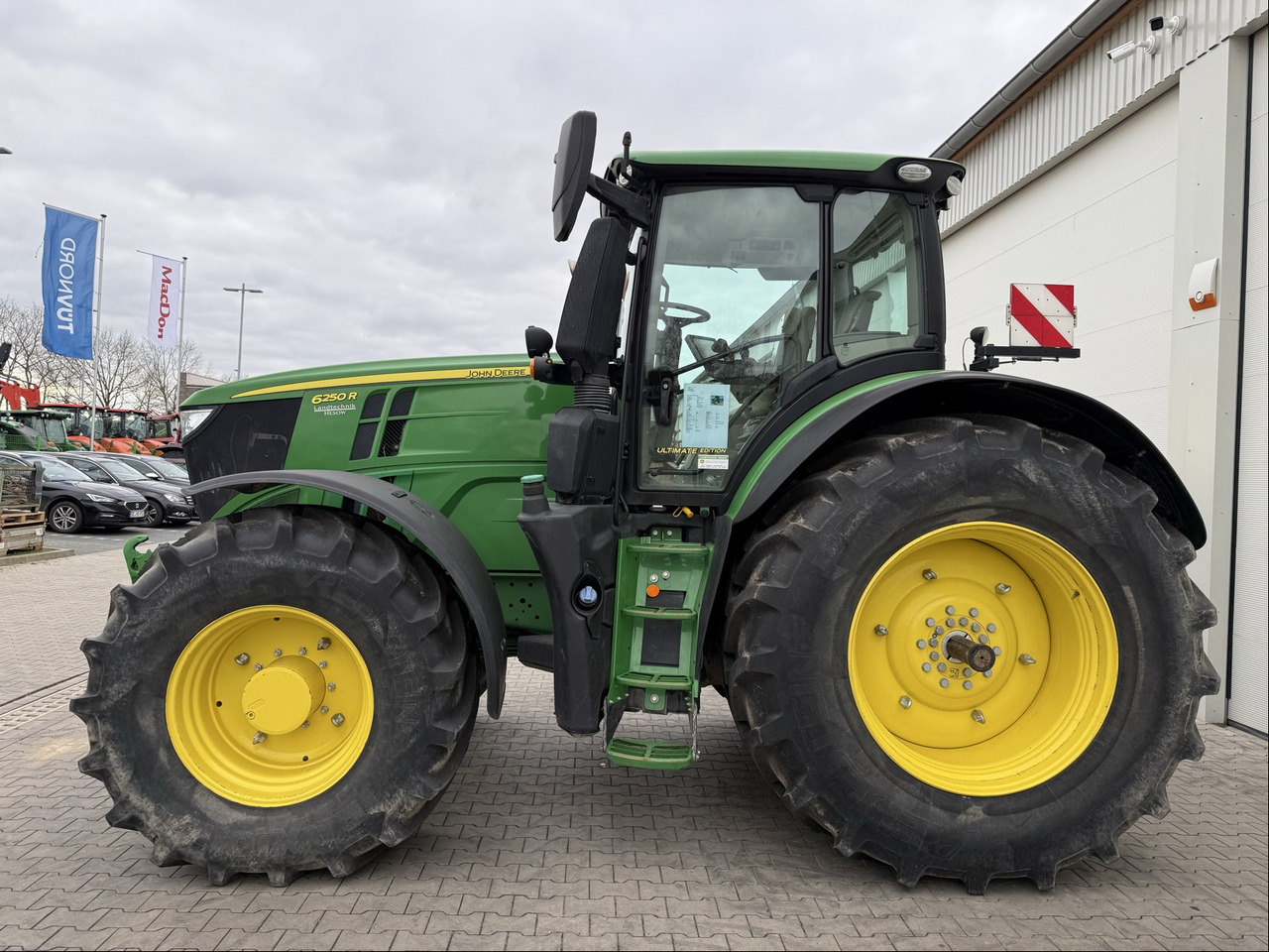 John Deere 6250 R - Tractor agricol: Foto 2 John Deere 6250 R - Tractor agricol: Foto 2