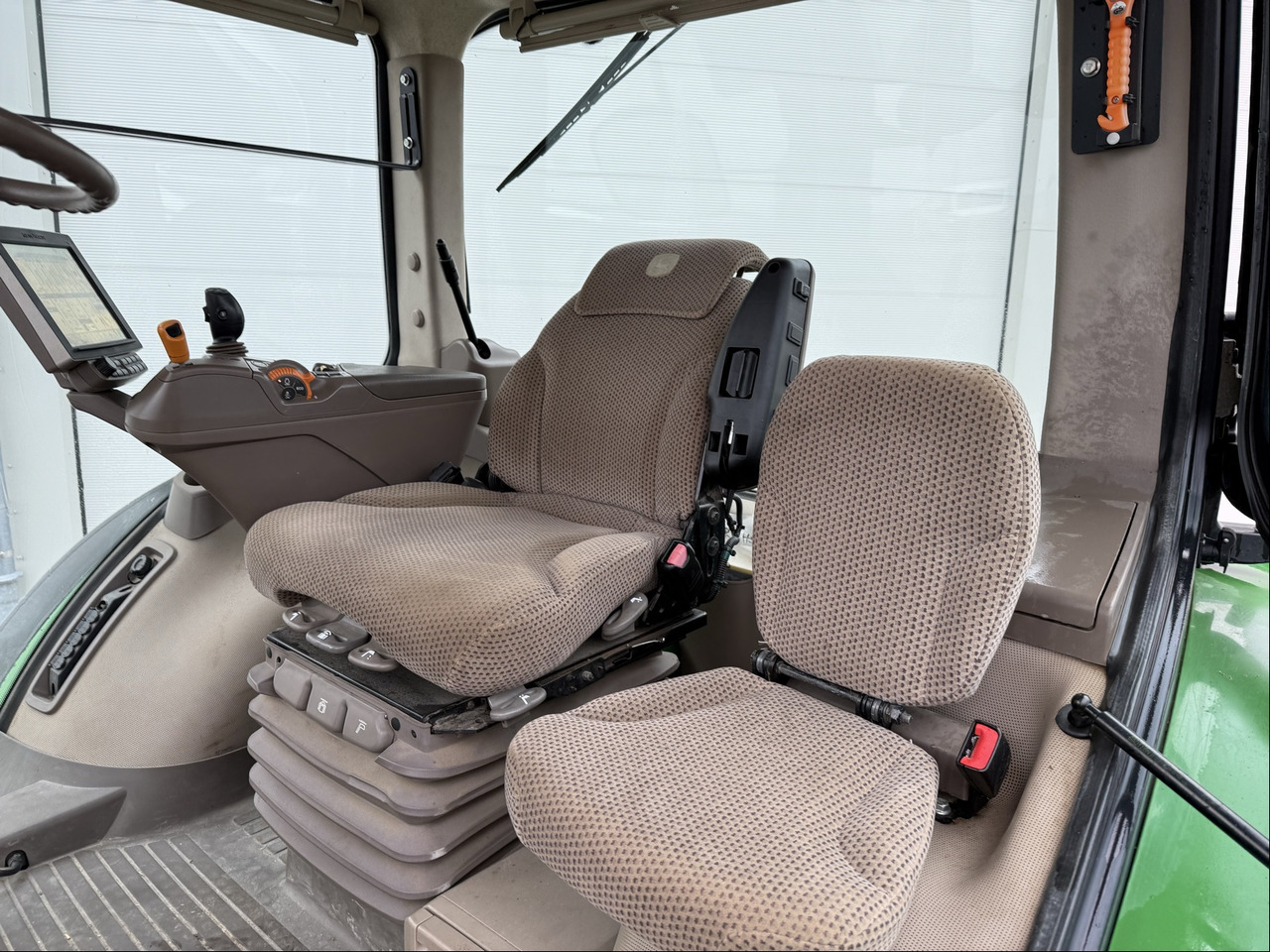 John Deere 8320 R E23 - Tractor agricol: Foto 2 John Deere 8320 R E23 - Tractor agricol: Foto 2