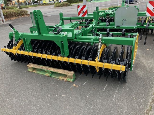 Kerner Frontpacker FP 300 - Compactor agricola: Foto 1 Kerner Frontpacker FP 300 - Compactor agricola: Foto 1