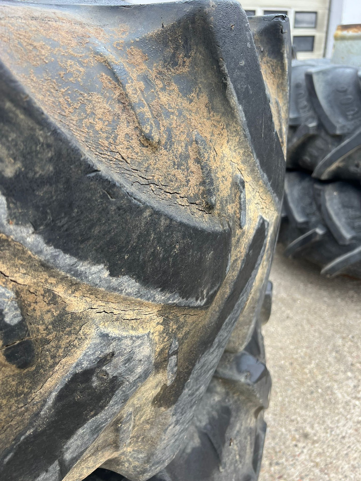 Kleber Zwillinge 20.8 R38 - Anvelope și jante: Foto 4 Kleber Zwillinge 20.8 R38 - Anvelope și jante: Foto 4