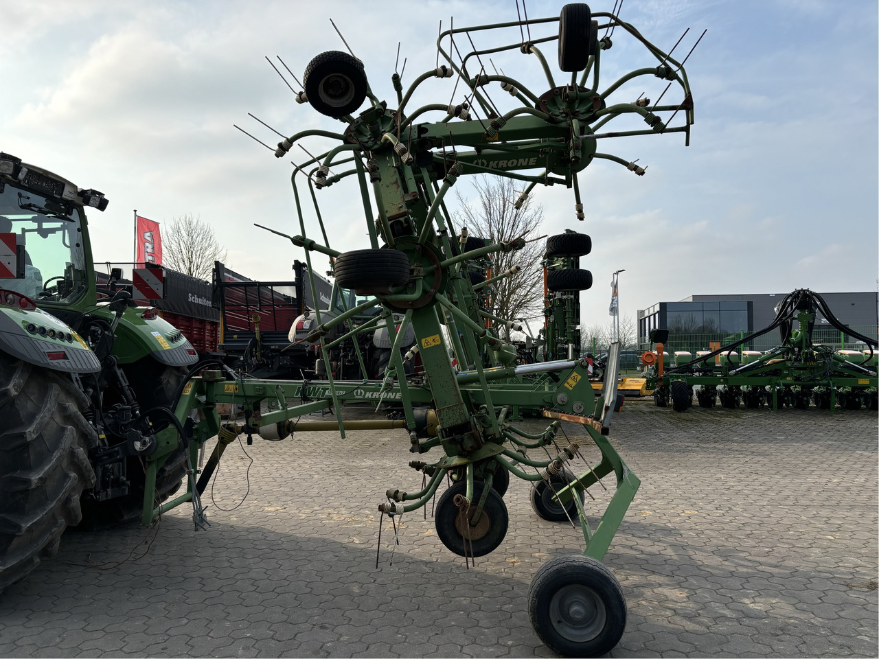 Maşină de întors fânul Krone KWT 10.50 / 8 x 7 Heuwender: Foto 8