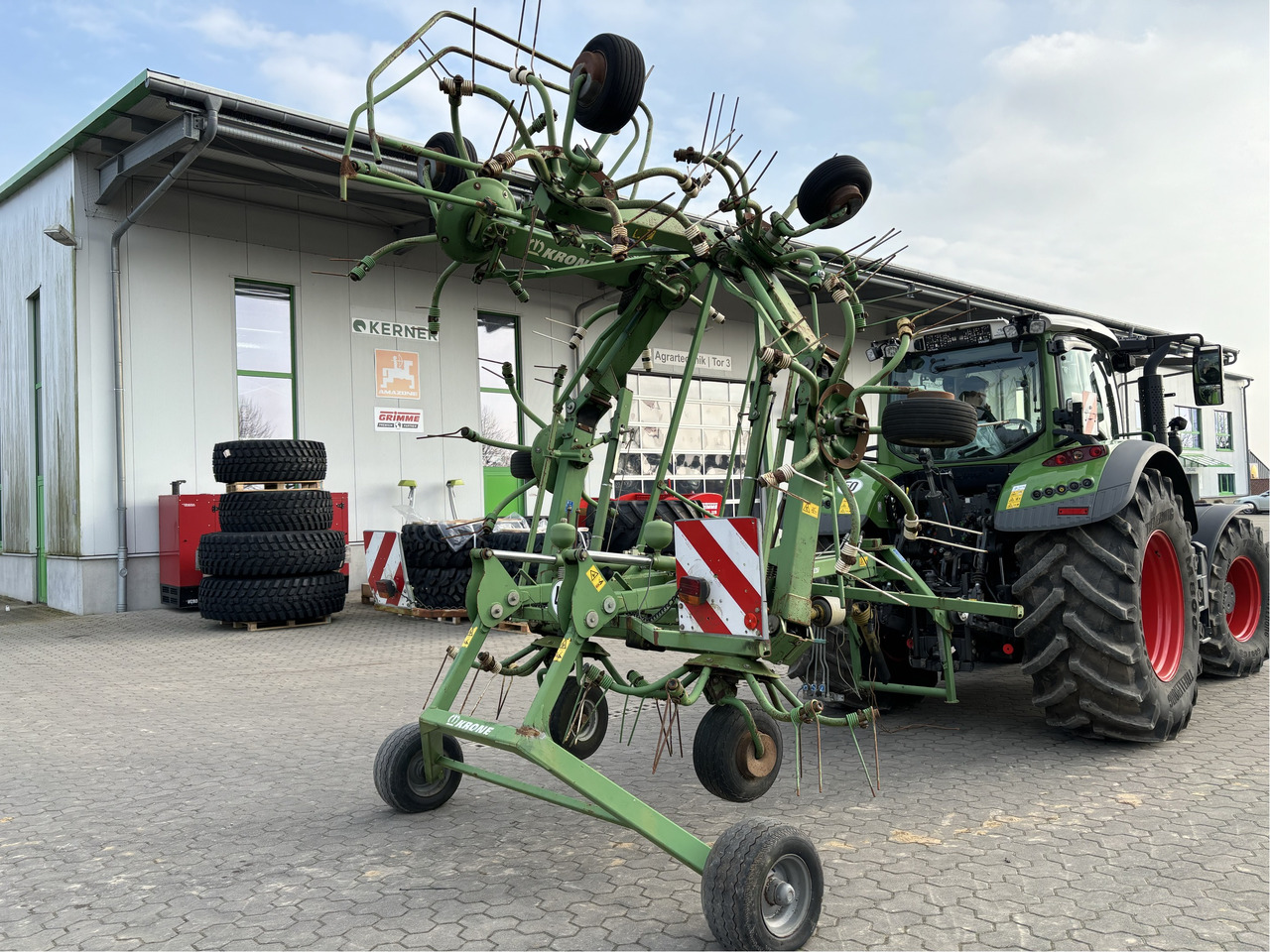 Maşină de întors fânul Krone KWT 10.50 / 8 x 7 Heuwender: Foto 6