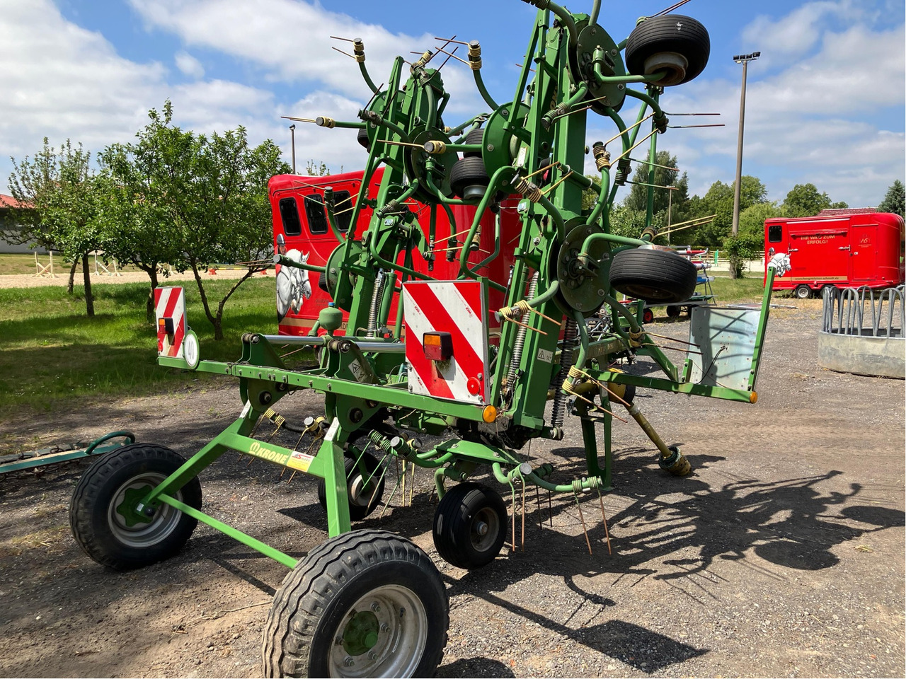 Krone KWT 8.82/8 - Maşină de întors fânul: Foto 2 Krone KWT 8.82/8 - Maşină de întors fânul: Foto 2