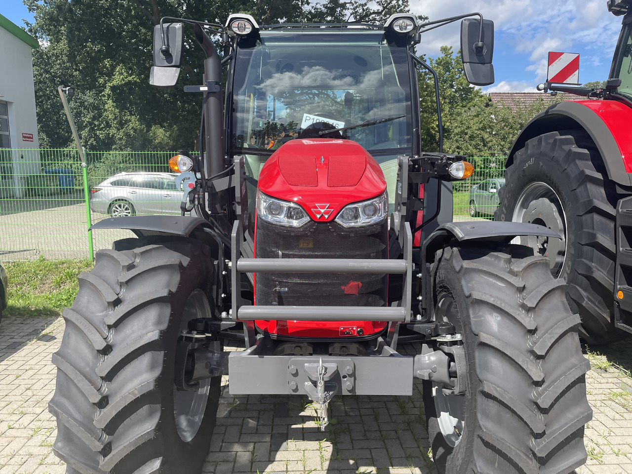 Massey Ferguson 5711M Dyna-4 4WD Cab - Tractor agricol: Foto 1 Massey Ferguson 5711M Dyna-4 4WD Cab - Tractor agricol: Foto 1