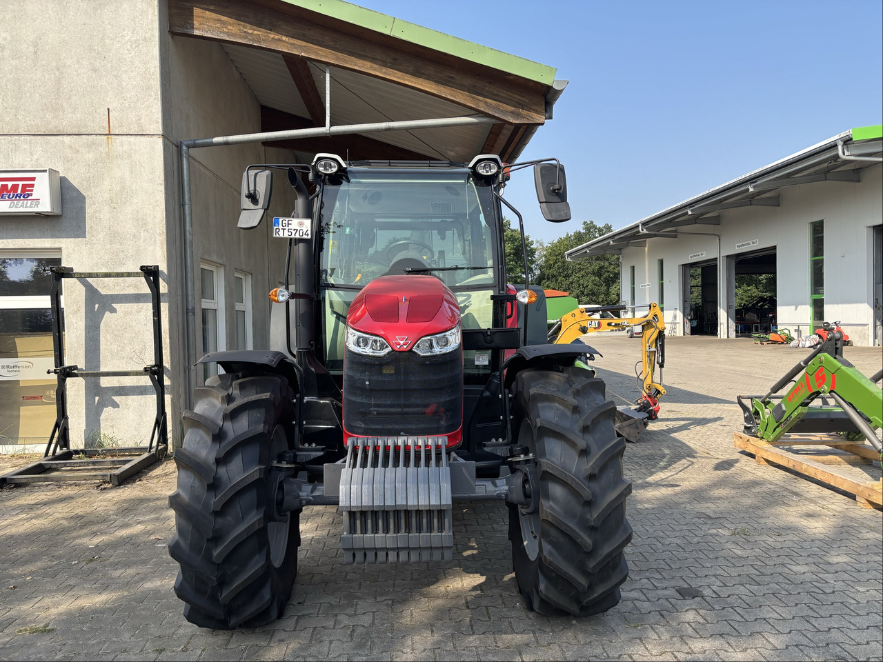 Massey Ferguson 5712M 4WD Cab Essential - Tractor agricol: Foto 5 Massey Ferguson 5712M 4WD Cab Essential - Tractor agricol: Foto 5