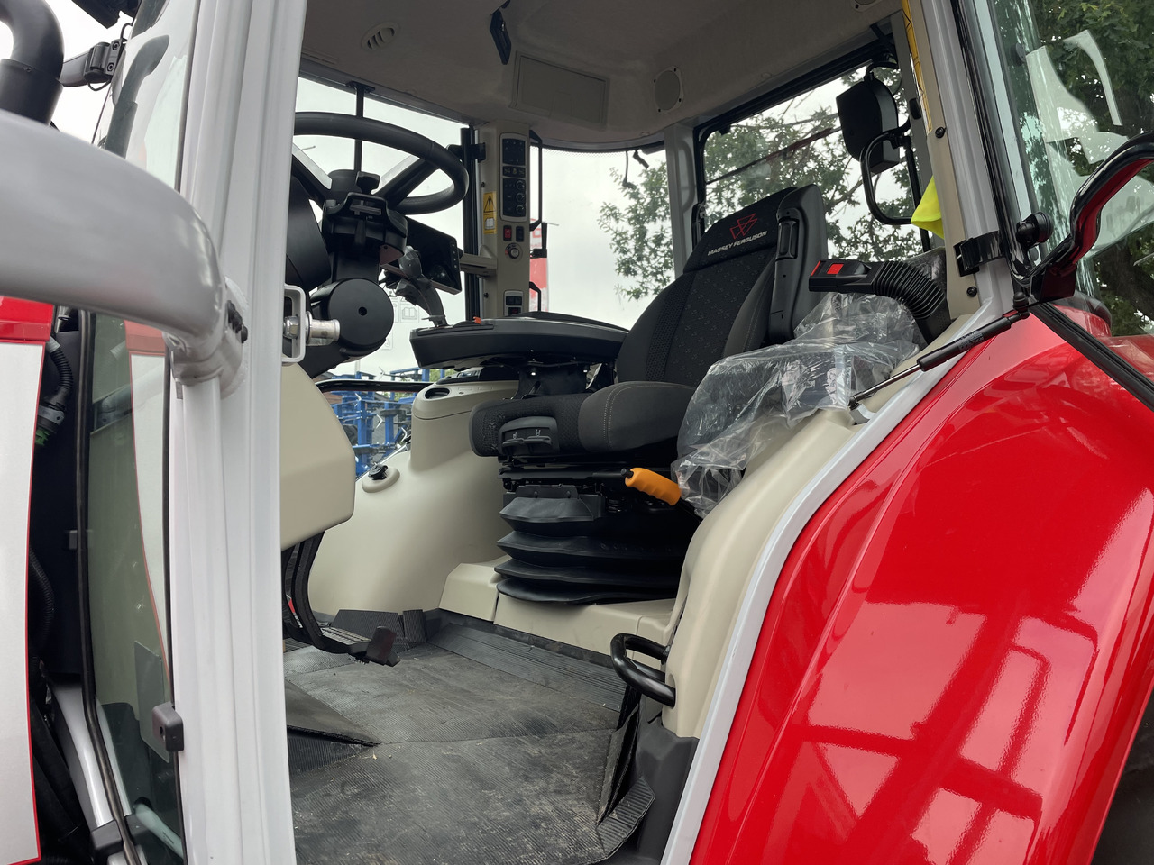 Massey Ferguson 6S.145 Dyna-VT EXCLUSIVE - Tractor agricol: Foto 5 Massey Ferguson 6S.145 Dyna-VT EXCLUSIVE - Tractor agricol: Foto 5