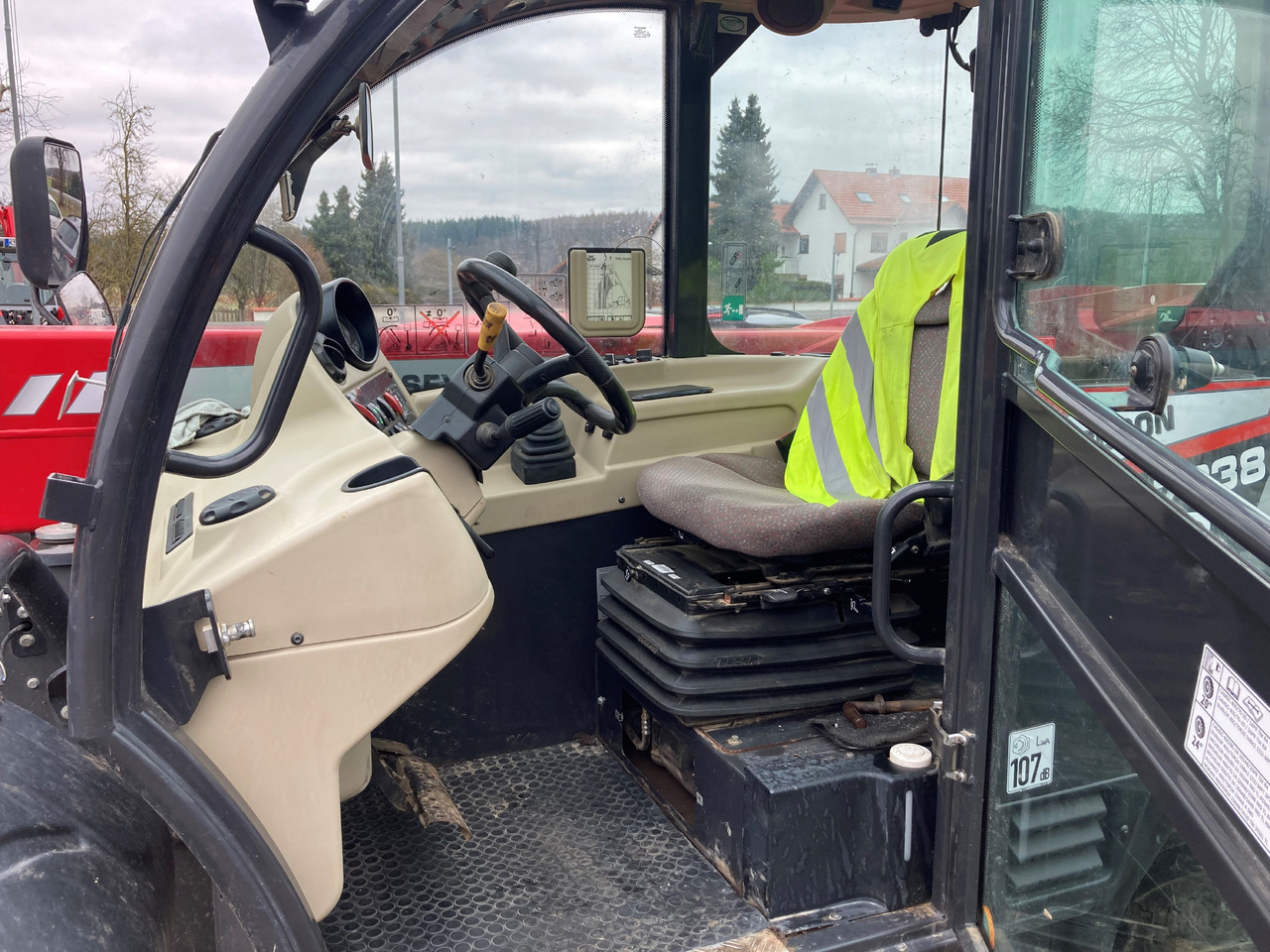 Massey Ferguson Telekoplader TH 7038 - Stivuitor telescopic: Foto 5 Massey Ferguson Telekoplader TH 7038 - Stivuitor telescopic: Foto 5