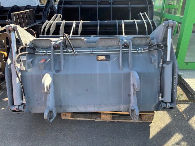 Schäffer Silage-Greifschaufel 1,80m - Utilaje de creştere vite: Foto 2 Schäffer Silage-Greifschaufel 1,80m - Utilaje de creştere vite: Foto 2