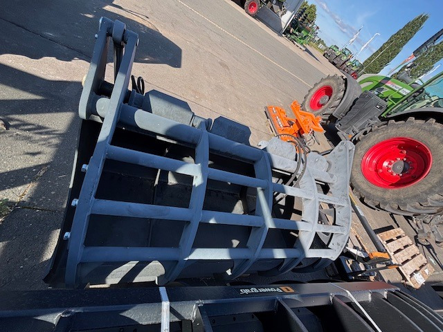 Schäffer Silage-Greifschaufel 1,80m - Utilaje de creştere vite: Foto 1 Schäffer Silage-Greifschaufel 1,80m - Utilaje de creştere vite: Foto 1