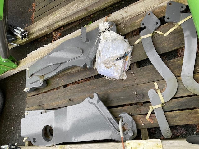 Stoll Frontladerkonsolen Fendt 700 - Încarcator frontal pentru tractor: Foto 1 Stoll Frontladerkonsolen Fendt 700 - Încarcator frontal pentru tractor: Foto 1