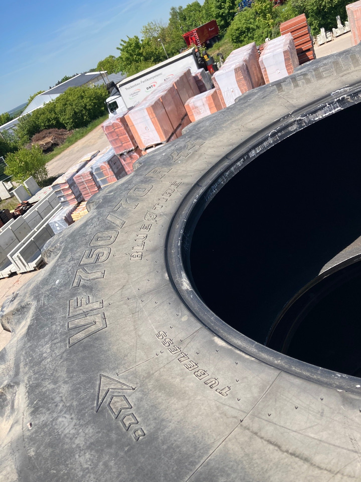 Trelleborg 750/70R44 650/60R38 - Anvelope și jante: Foto 2 Trelleborg 750/70R44 650/60R38 - Anvelope și jante: Foto 2