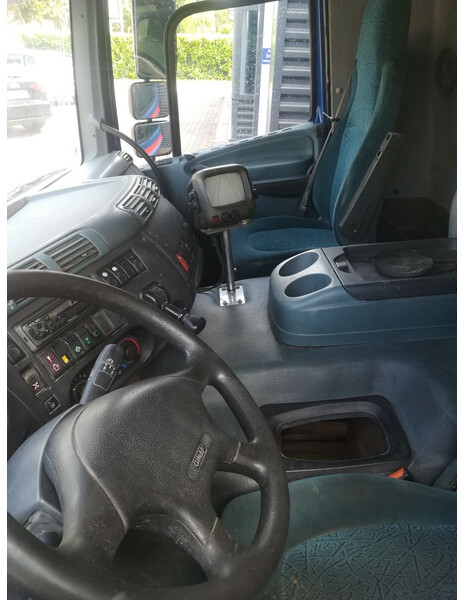 DAF CF65 CF75 CF85 Euro 3 - Cabină și interior pentru Camion: Foto 5 DAF CF65 CF75 CF85 Euro 3 - Cabină și interior pentru Camion: Foto 5