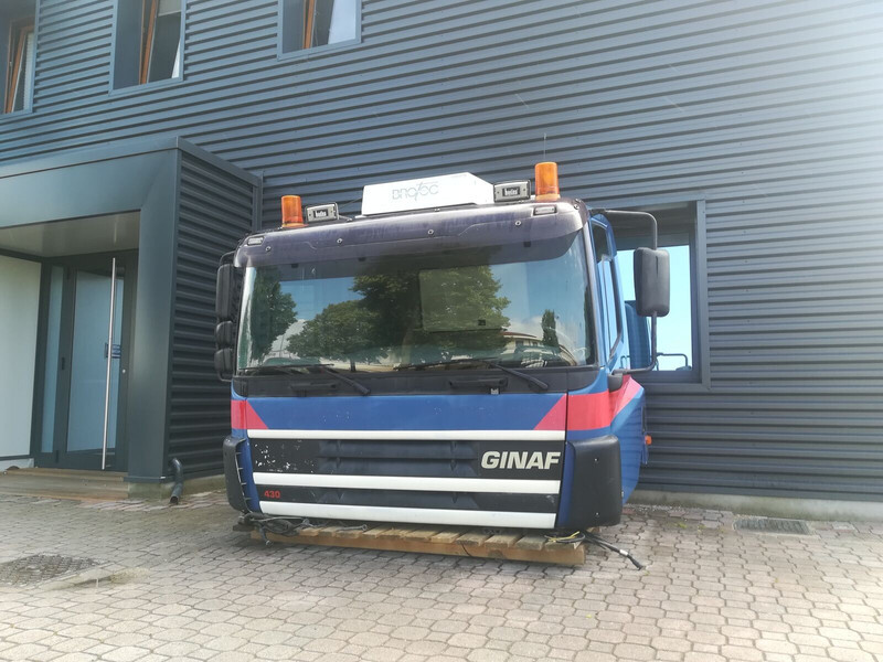 DAF CF65 CF75 CF85 Euro 3 - Cabină și interior pentru Camion: Foto 3 DAF CF65 CF75 CF85 Euro 3 - Cabină și interior pentru Camion: Foto 3