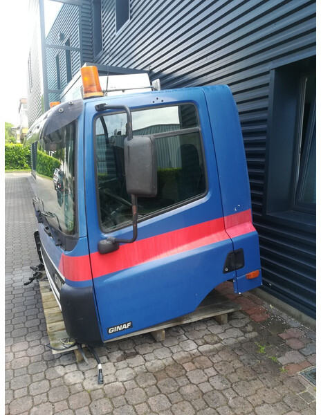 DAF CF65 CF75 CF85 Euro 3 - Cabină și interior pentru Camion: Foto 2 DAF CF65 CF75 CF85 Euro 3 - Cabină și interior pentru Camion: Foto 2