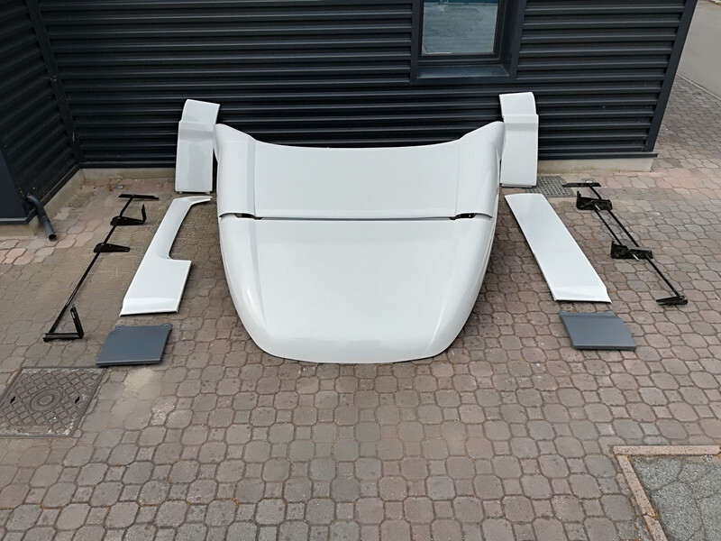 DAF XF106 Euro 6 SPACE CAB - Aerodinamică/ Spoiler pentru Camion: Foto 4 DAF XF106 Euro 6 SPACE CAB - Aerodinamică/ Spoiler pentru Camion: Foto 4